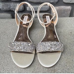 Badgley Mischka Satin Hatch Wedge Ivory NEW